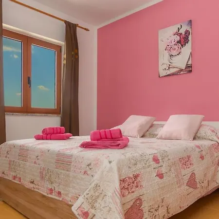 Emini By Istrialux * Novaki Motovunski